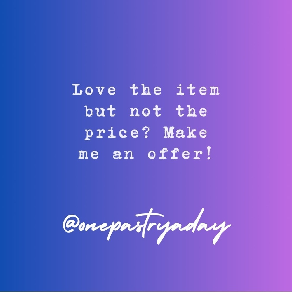 Go ahead + MAKE ME AN OFFER! 🧁🩷🤗